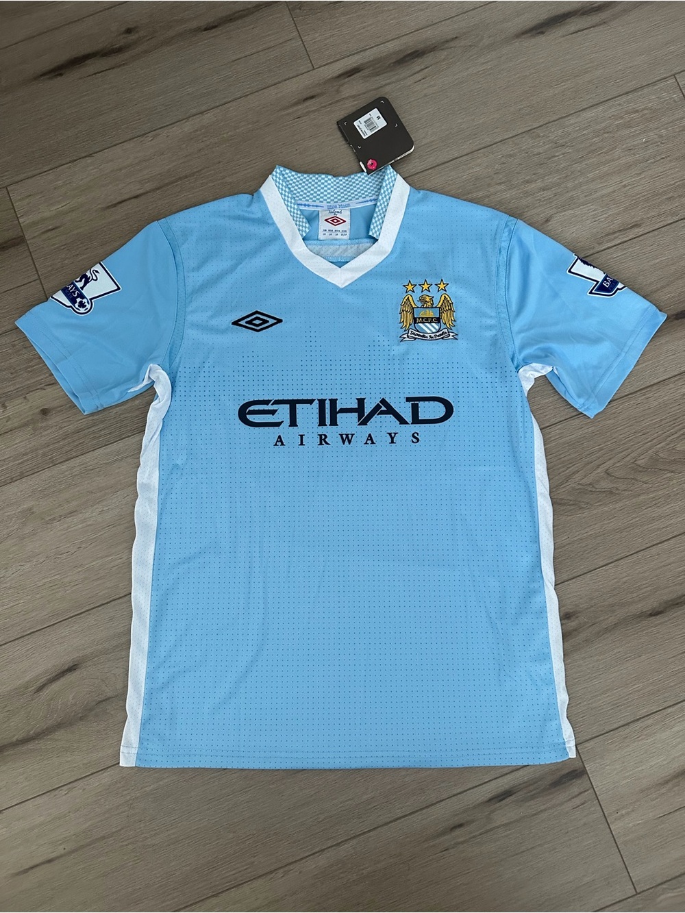 Manchester City Kun Aguero 2011/12 Blue Soccer Jersey Men - Picture 2 of 4